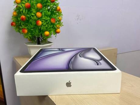 Apple iPad Air 13-Inch 256GB M3 chip Wi-Fi Edition