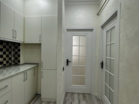 Qurtuluş 93 kompleksində 2 otaqlı yeni tikili mənzil satılır, 56 m², 88 000 AZN, şəkil 5 / 12