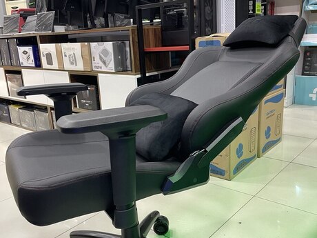 2E Gaming Chair BASAN Black​/Red Gen II