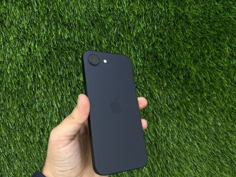Apple iPhone 16e Black 128GB/8GB