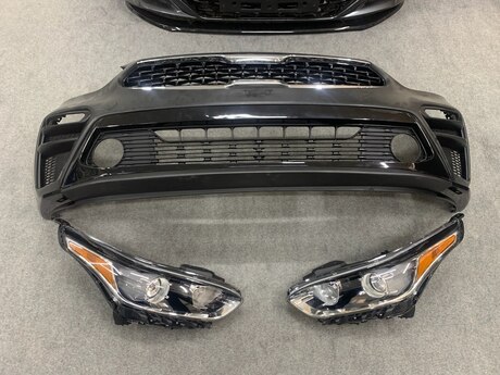 "Kia Forte 2021" buferi və faraları