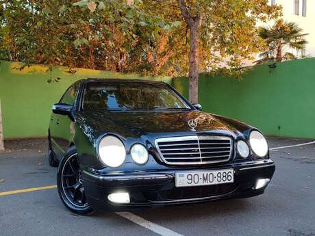 Mercedes E 320, 2000 il