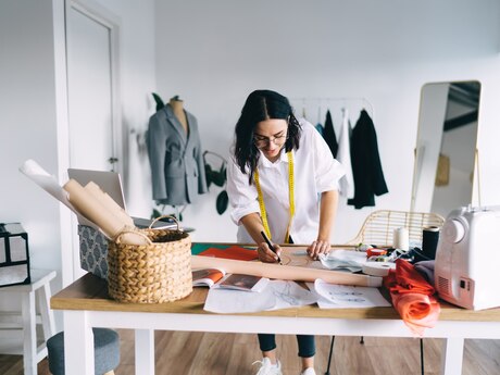 Dərzi tələb olunur