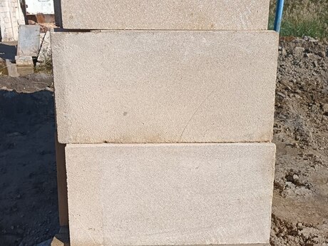 Ağlay plitələri