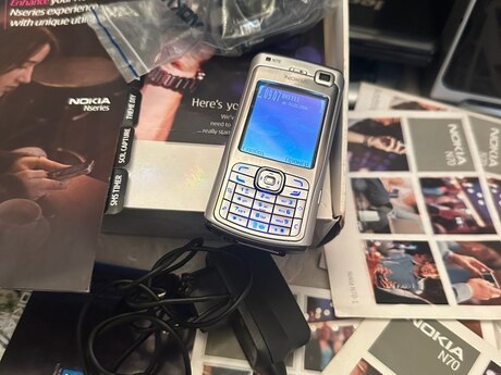 Nokia N73 Silver Grey/Deep Plum