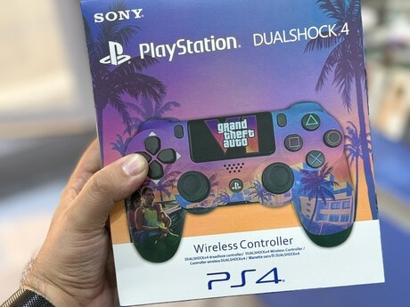 "Sony PlayStation DualShock 4" pultu