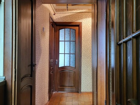 Biləcəridə 4 otaqlı köhnə tikili mənzil satılır, 80 m², 156 000 AZN, şəkil 2 / 9
