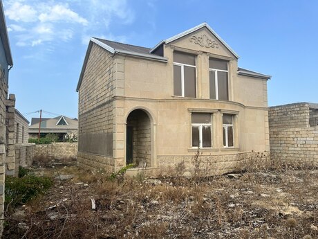 4 rooms · 250 m²