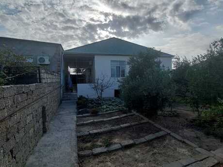 Həyət evi, Binə qəs. Həyət evi, Binə qəs.