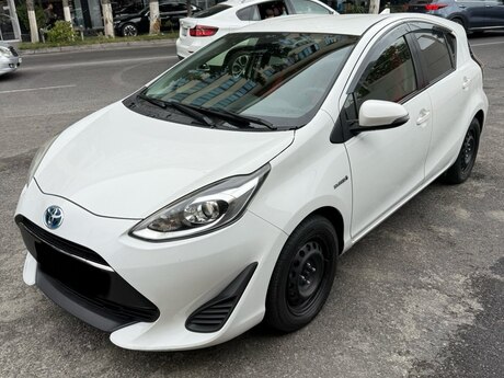 Toyota Aqua icarəsi