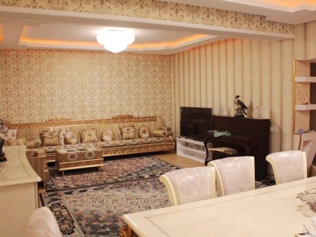 8-room house for rent in Gənclik, 700 m², 3 500 AZN/mo, photo 2 / 12