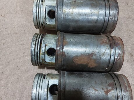 GAZ 24, 2410 mühərrik porşen və gilizləri