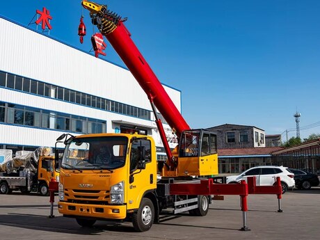 Isuzu 5T Kran