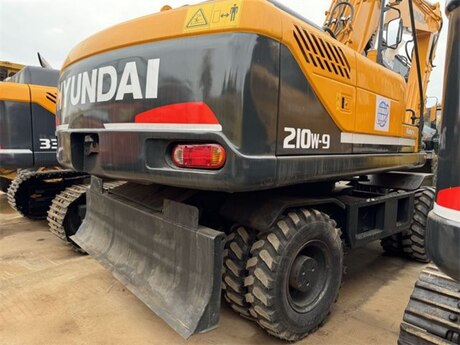 Ekskavator Hyundai, 2020 il