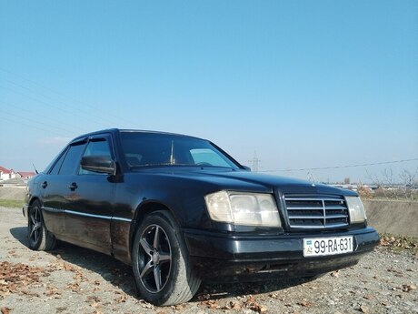 Mercedes E 200, 1988 il