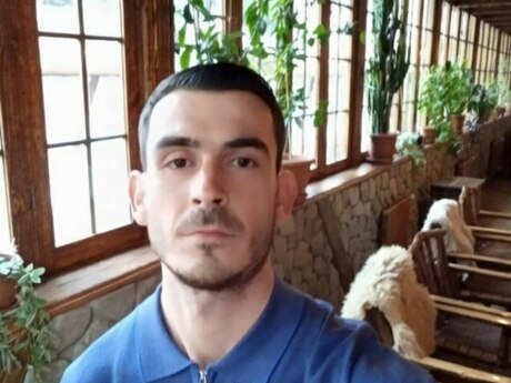 Ofisiant işi axtarıram
