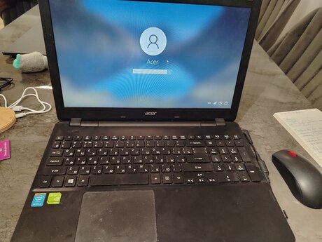 Acer noutbuku