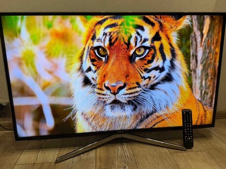 Televizor Samsung 102 LED FullHD Televizor Samsung 102 LED FullHD