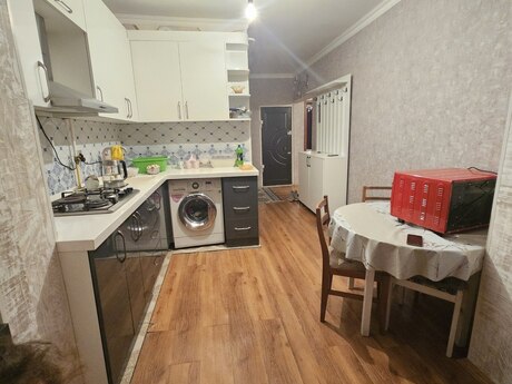 Azadlıq Prospektidə 2 otaqlı köhnə tikili mənzil satılır, 75 m², 205 000 AZN, şəkil 5 / 12