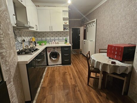 Azadlıq Prospektidə 2 otaqlı köhnə tikili mənzil satılır, 75 m², 205 000 AZN, şəkil 2 / 12