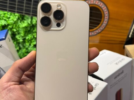 Apple iPhone 16 Pro Max Desert Titanium 256GB/8GB