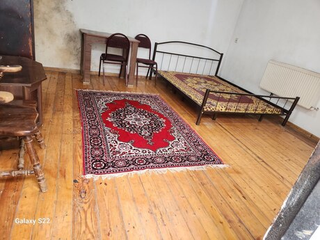 Həyət evi kirayə verilir, Nizami r.