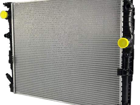 BMW F30, G20, G30, G11, G12, G05, F95, G07 su radiatoru