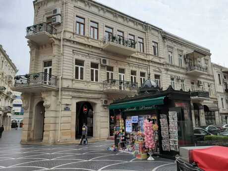 Sahildə 3 otaqlı yeni tikili mənzil kirayə verilir, 120 m², 999 AZN/ay, şəkil 4 / 12