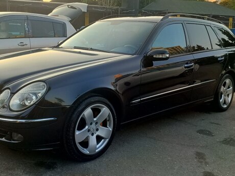Mercedes E 270, 2004 il