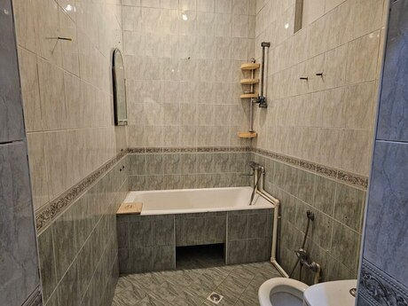 Yeni Günəşlidə 4 otaqlı həyət evi kirayə verilir, 200 m², 600 AZN/ay, şəkil 5 / 12