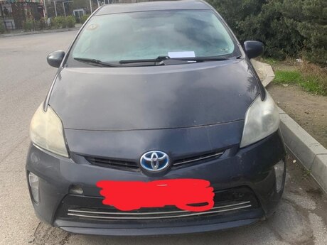 Toyota Prius 30 kuza icarəyə verilir