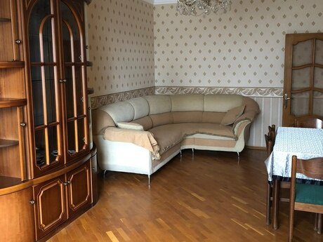 3-otaqlı mənzil kirayə verilir, Xocalı pr., 90 m²