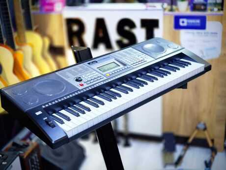 Sintezator MLS-100