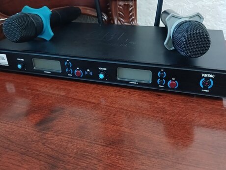 Bluetooth mikrofon JBL