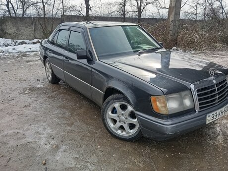 Mercedes E 220, 1992 il