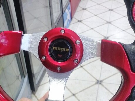 Sükan Momo