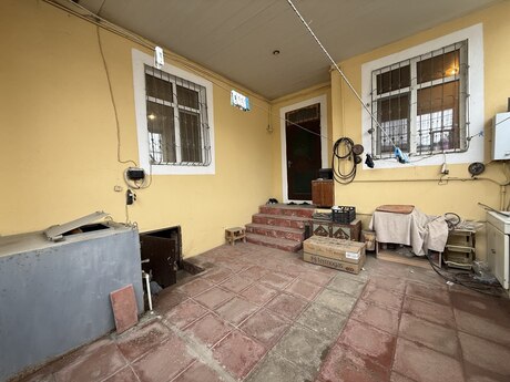 Həyət evi, Binəqədi qəs.