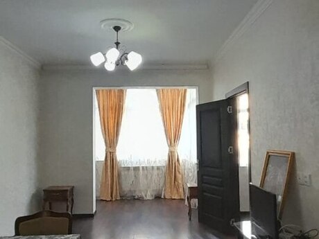 2-otaqlı mənzil, Memar Əcəmi m., 49 m²