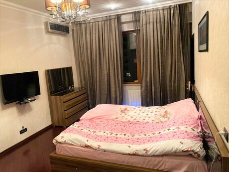 4-room new-build apartment for rent in Şah İsmayıl Xətai, 220 m², 1 900 AZN/mo, photo 5 / 12
