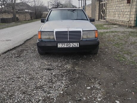 Mercedes E 260, 1987 il Mercedes E 260, 1987 il