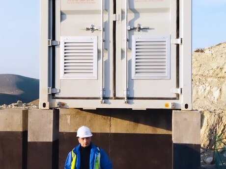 Generator və transformator ustası Generator və transformator ustası