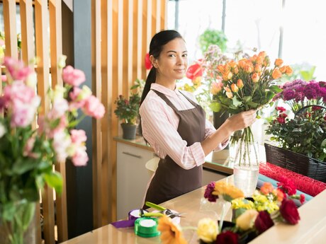 Florist tələb olunur