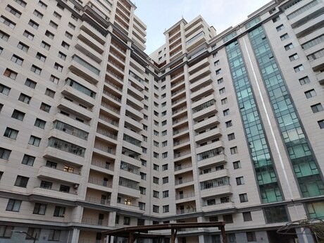 4-комн. · 232 m²