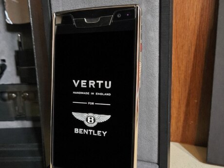 Vertu Signature Touch Bentley 64GB/2GB