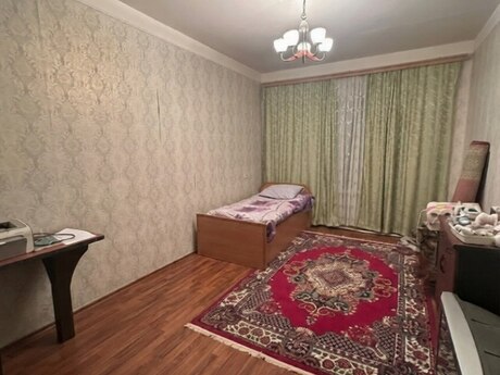8-ci mikrorayonda 5 otaqlı köhnə tikili mənzil satılır, 125 m², 259 000 AZN, şəkil 4 / 12