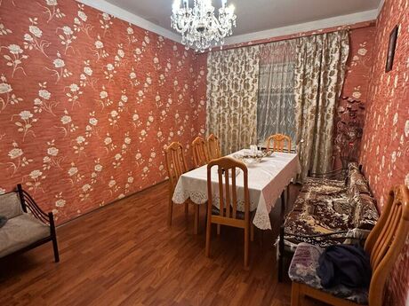 8-ci mikrorayonda 5 otaqlı köhnə tikili mənzil satılır, 125 m², 259 000 AZN, şəkil 2 / 12