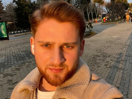 Reklam meneceri işi axtarıram