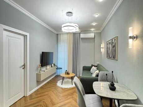Azadlıq Prospektidə 2 otaqlı köhnə tikili mənzil satılır, 45 m², 199 000 AZN, şəkil 2 / 12