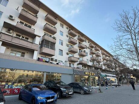 2 otaq · 45 m² · 3/5 mərtəbə, Azadlıq prospekti