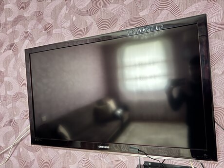 Televizor Samsung 117 ekran 